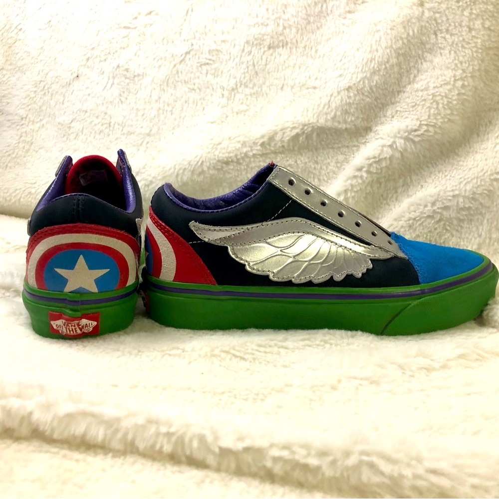 Vans SZ 3.5 Marvel Avengers Old Skool Shoes Captain America